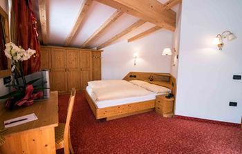 Hotel Il Falchetto Sarnonico
